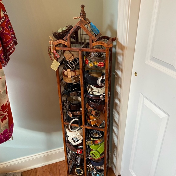 Cheryl Welcomes you to her closet! 💕 - Picture 7 of 8